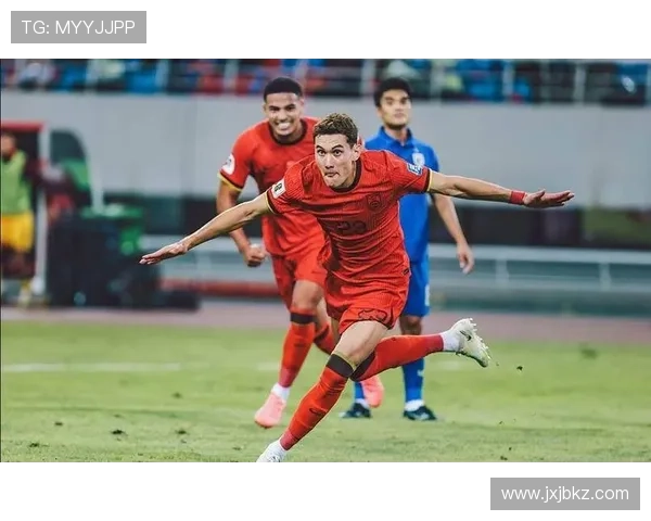 国足热身赛惊险逆转劲敌全队展现焕然新姿备战世预赛信心倍增 国足热身赛惊险逆转劲敌全队展现焕然新姿备战世预赛信心倍增