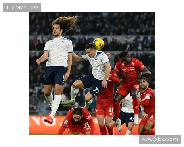 佛罗伦萨足球俱乐部历史辉煌与现代崛起的双重面貌分析