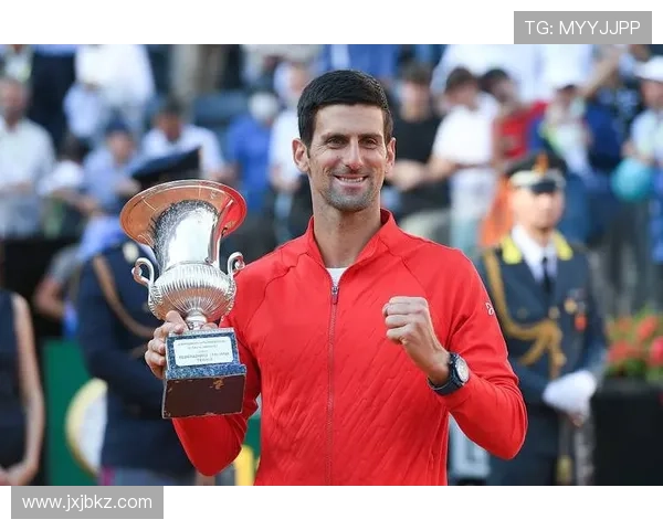 德约科维奇再创历史豪取大师赛冠军年轻新星奋力挑战仍显稚嫩