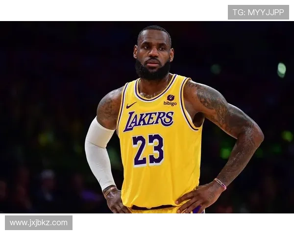 詹姆斯谈湖人新赛季目标：全力冲击冠军，年轻球员将成为关键